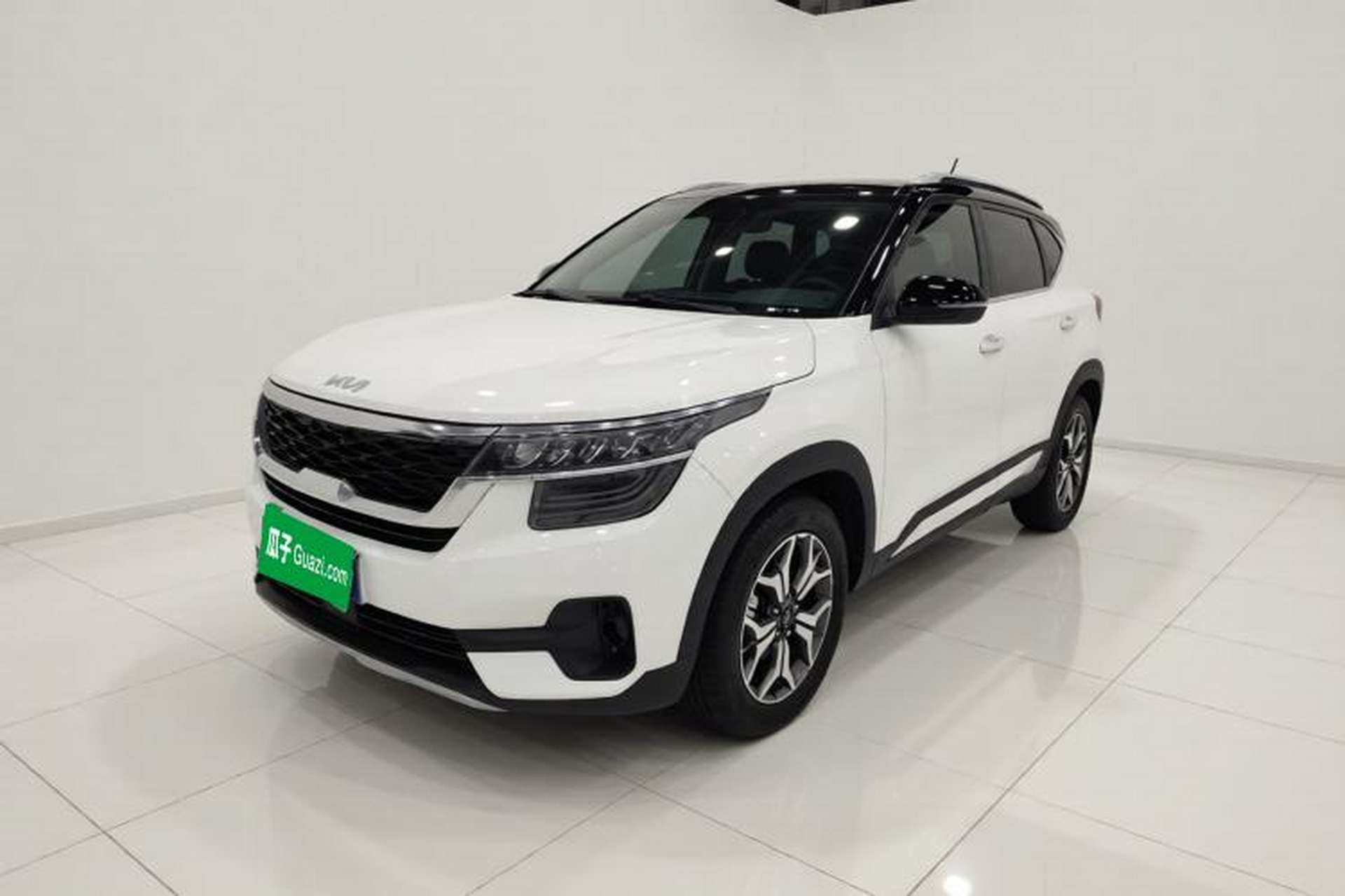 Used Kia KX3 2021 1.5L CVT Trend Edition Front Left 45 Deg