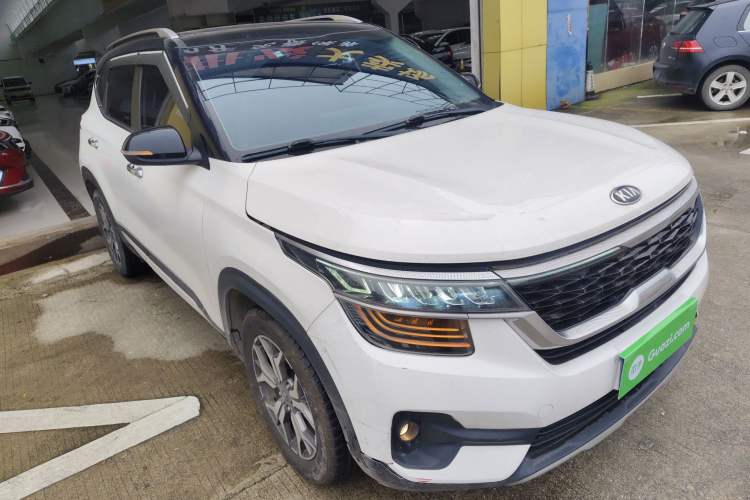 Used Kia KX3 2021 1.5L CVT Trend Edition Front Right 45 Deg