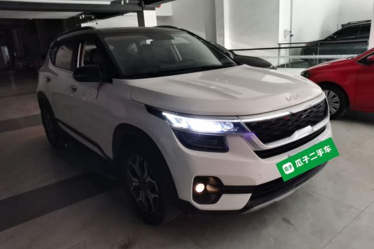 Used Kia KX3 2021 1.5L CVT Trend Edition Front Right 45 Deg