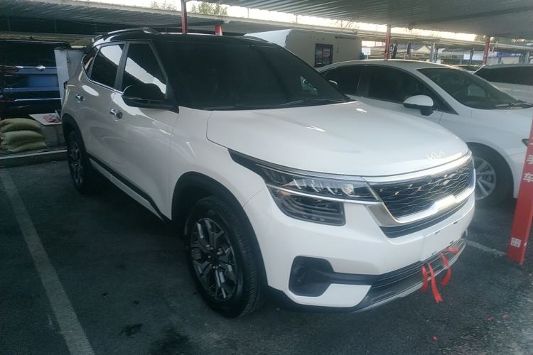 Used Kia KX3 2021 1.5L CVT Trend Edition Front Right 45 Deg