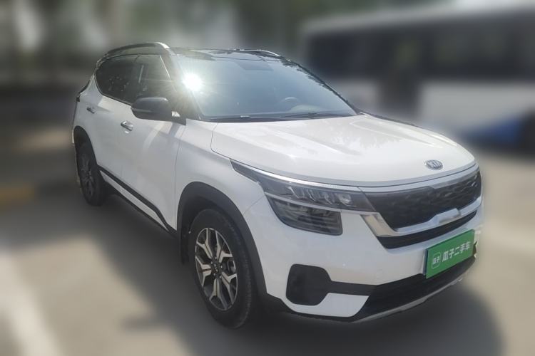 Used Kia KX3 2021 1.5L CVT Trend Edition Front Right 45 Deg