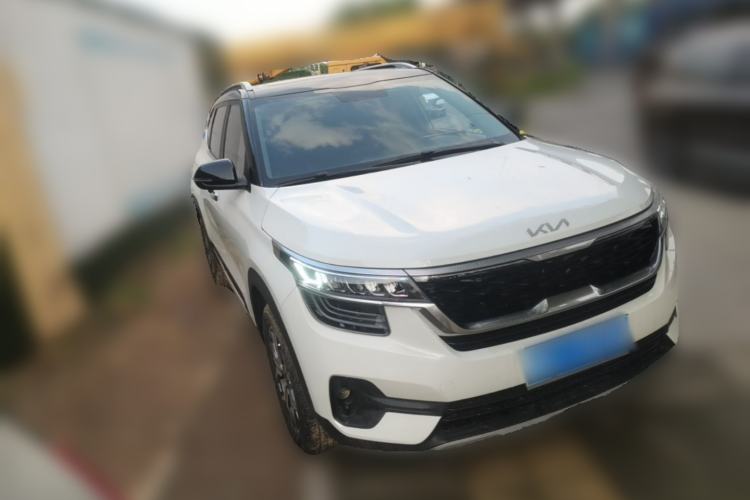 Used Kia KX3 2021 1.5L CVT Trend Edition Front Right 45 Deg