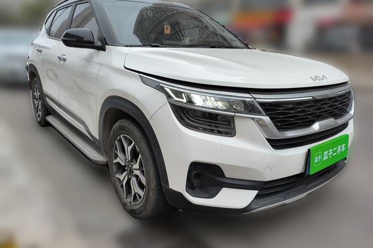 Used Kia KX3 2021 1.5L CVT Trend Edition Front Right 45 Deg
