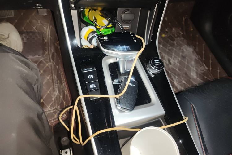 Used Kia KX3 2021 1.5L CVT Trend Edition Gear Lever