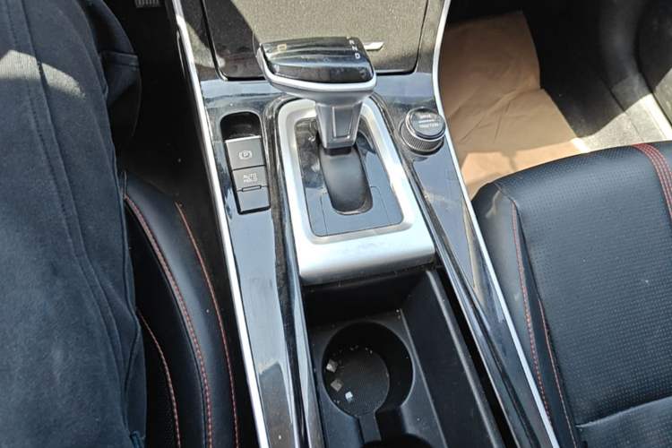 Used Kia KX3 2021 1.5L CVT Trend Edition Gear Lever