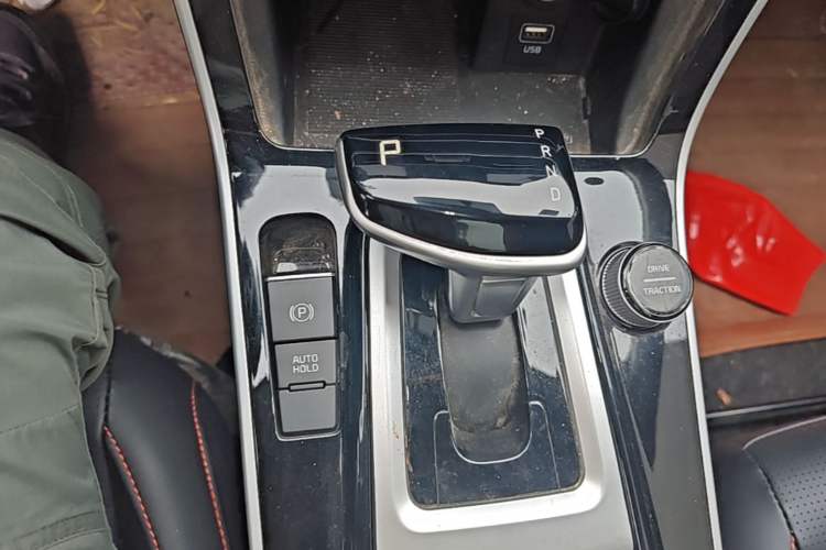 Used Kia KX3 2021 1.5L CVT Trend Edition Gear Lever