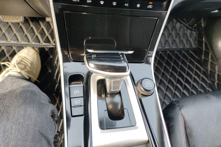 Used Kia KX3 2021 1.5L CVT Trend Edition Gear Lever