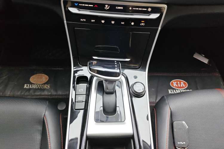 Used Kia KX3 2021 1.5L CVT Comfort Edition Gear Lever