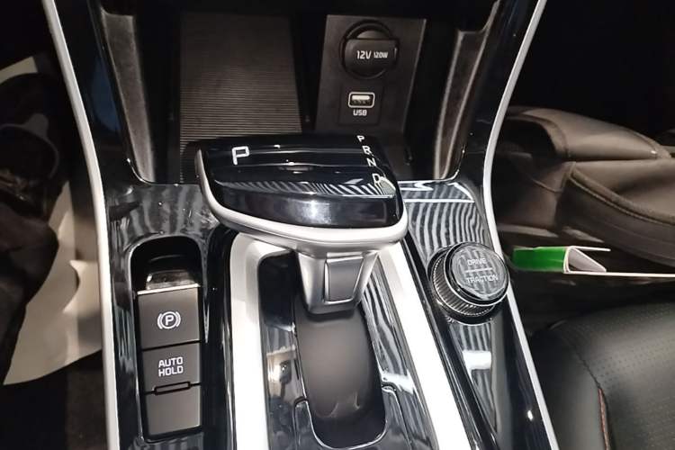 Used Kia KX3 2021 1.5L CVT Trend Edition Gear Lever