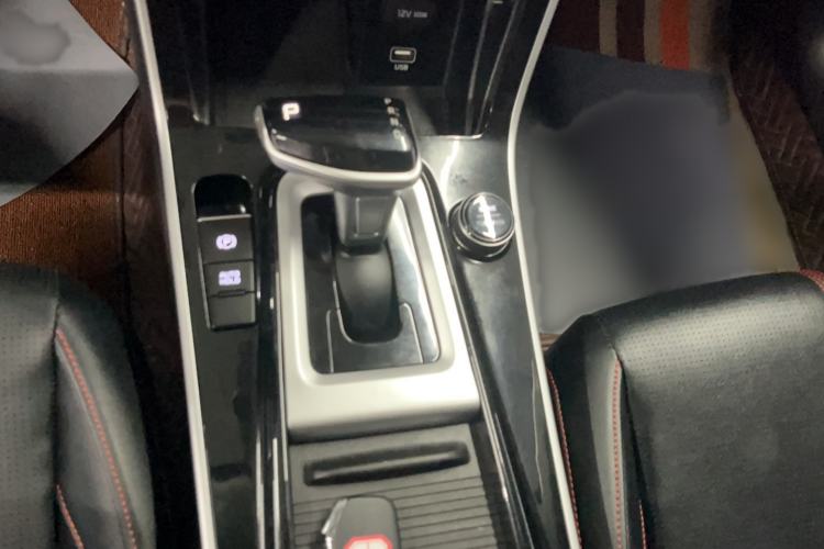 Used Kia KX3 2021 1.5L CVT Trend Edition Gear Lever