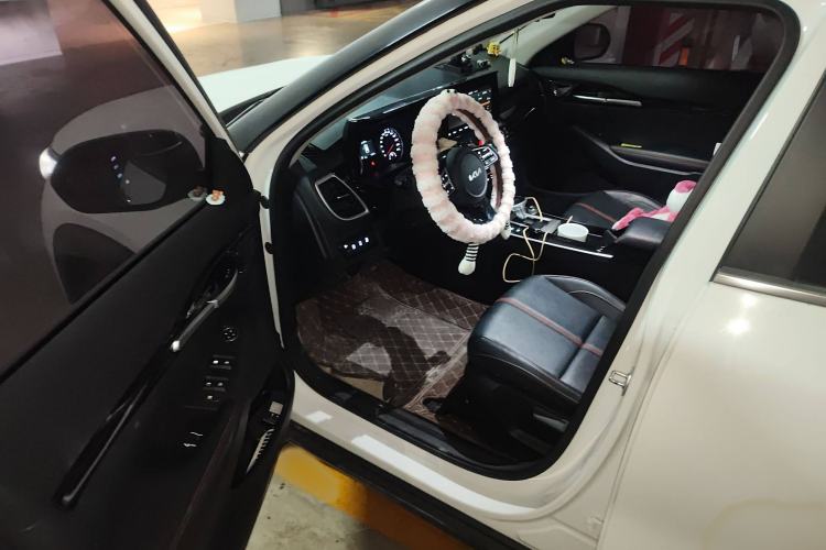Used Kia KX3 2021 1.5L CVT Trend Edition Interior 3