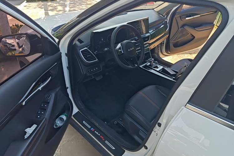 Used Kia KX3 2021 1.5L CVT Trend Edition Interior 3
