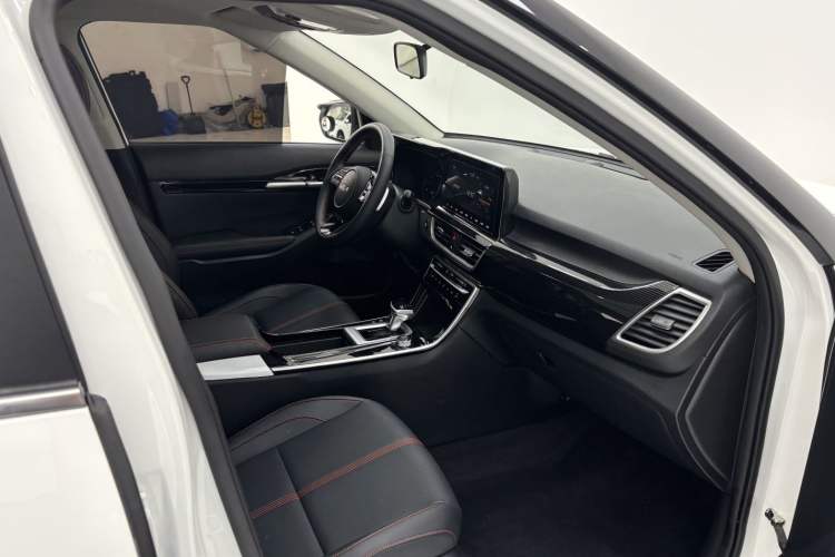 Used Kia KX3 2021 1.5L CVT Trend Edition Interior 8