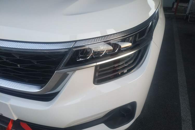 Used Kia KX3 2021 1.5L CVT Trend Edition Left Front Headlight