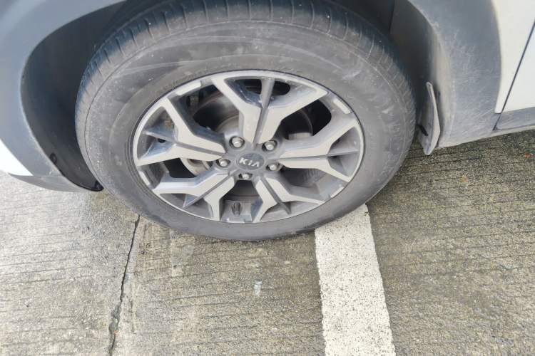 Used Kia KX3 2021 1.5L CVT Trend Edition Left Front Wheel Hub