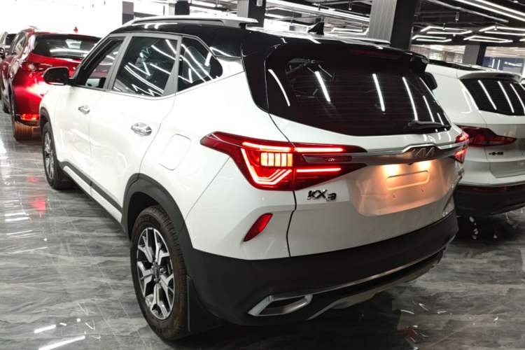 Used Kia KX3 2021 1.5L CVT Trend Edition Rear Left 45 Deg