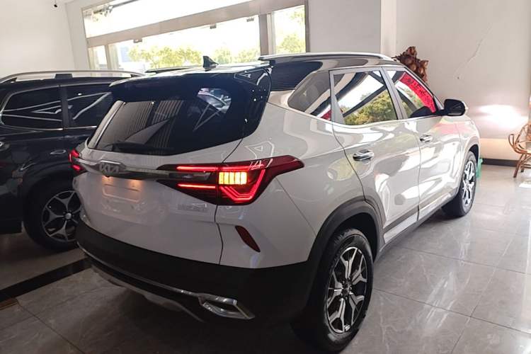 Used Kia KX3 2021 1.5L CVT Trend Edition Rear Right 45 Deg