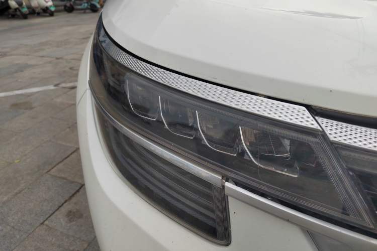 Used Kia KX3 2021 1.5L CVT Trend Edition Right Front Headlight