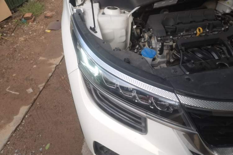 Used Kia KX3 2021 1.5L CVT Trend Edition Right Front Headlight