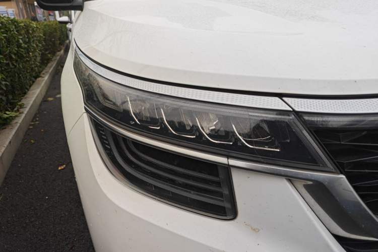 Used Kia KX3 2021 1.5L CVT Trend Edition Right Front Headlight