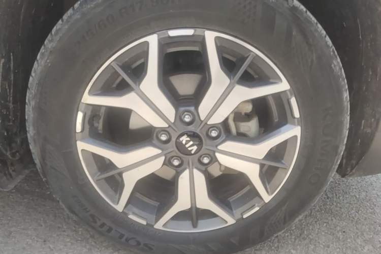 Used Kia KX3 2021 1.5L CVT Trend Edition Right Front Wheel Hub