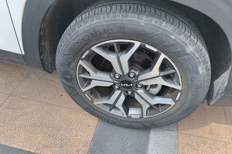 Used Kia KX3 2021 1.5L CVT Trend Edition Right Front Wheel Hub