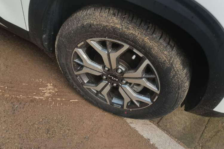 Used Kia KX3 2021 1.5L CVT Trend Edition Right Front Wheel Hub