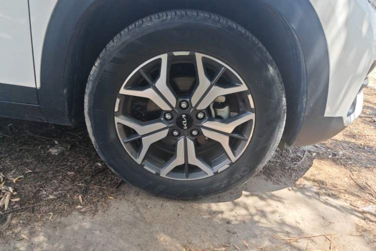 Used Kia KX3 2021 1.5L CVT Trend Edition Right Front Wheel Hub