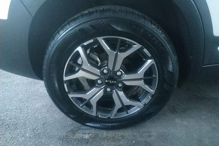 Used Kia KX3 2021 1.5L CVT Trend Edition Right Rear Wheel Hub