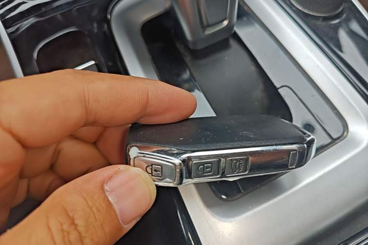 Used Kia KX3 2021 1.5L CVT Trend Edition Vehicle Key
