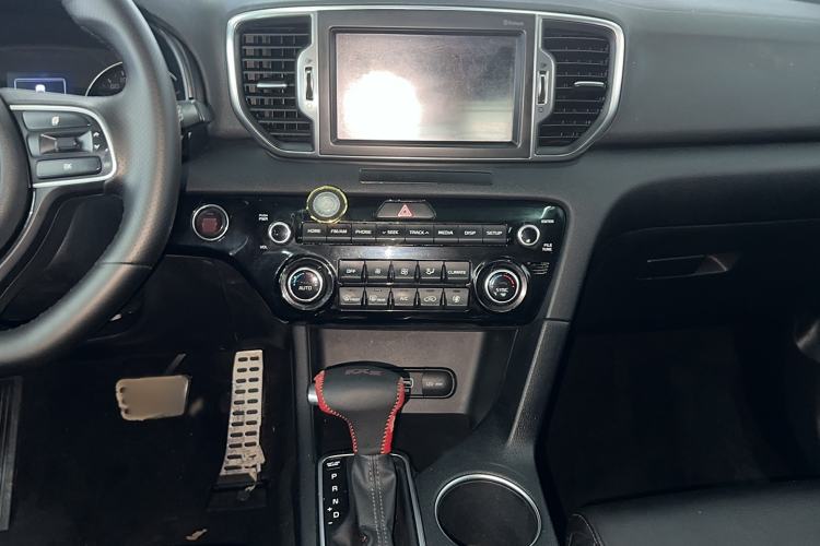 Used Kia KX5 2016 1.6T Automatic Two-Wheel Drive DLX Audio And AC Panel