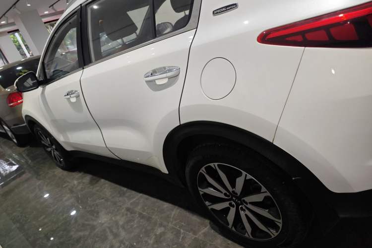 Used Kia KX5 2017 1.6T Automatic Two-Wheel Drive 15th Anniversary Special Edition DLX Left Side
