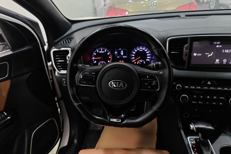 Used Kia KX5 2017 1.6T Automatic Two-Wheel Drive 15th Anniversary Special Edition DLX Steering Wheel