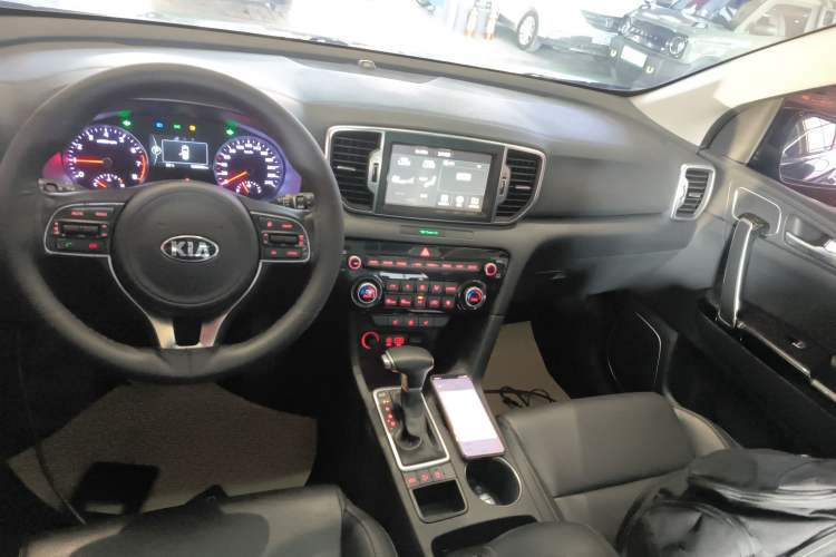 Used Kia KX5 2016 2.0L Automatic 2WD Premium Audio And AC Panel