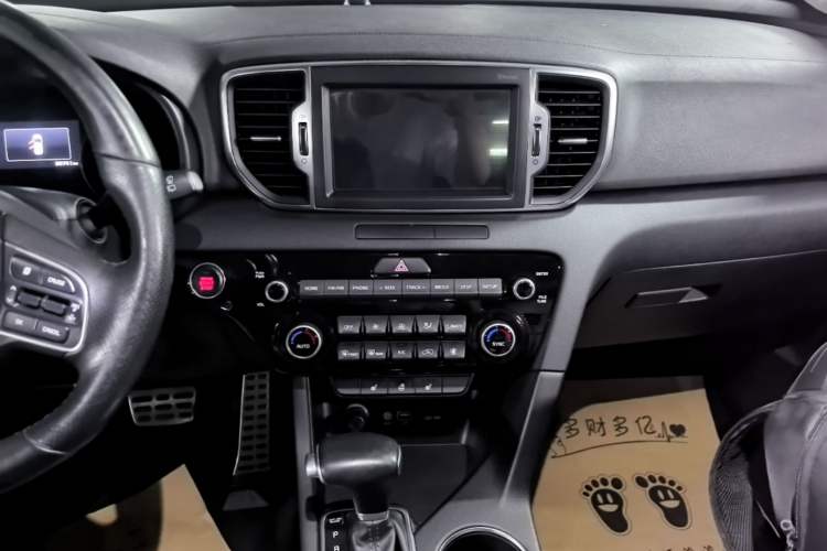Used Kia KX5 2016 1.6T Automatic Two-Wheel Drive Premium Audio And AC Panel
