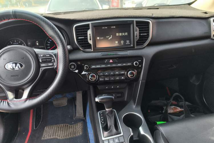 Used Kia KX5 2016 2.0L Automatic 2WD Premium Audio And AC Panel