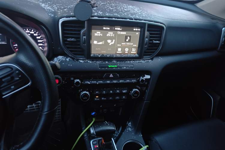 Used Kia KX5 2016 1.6T Automatic Two-Wheel Drive DLX Audio And AC Panel