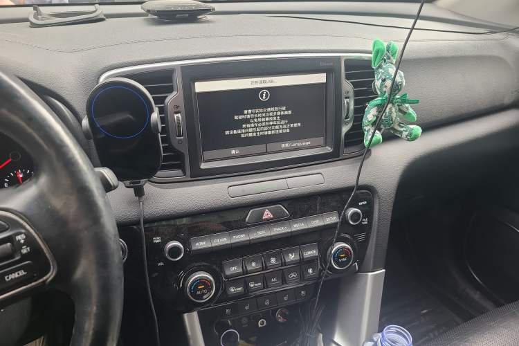 Used Kia KX5 2016 2.0L Automatic 2WD Premium Audio And AC Panel