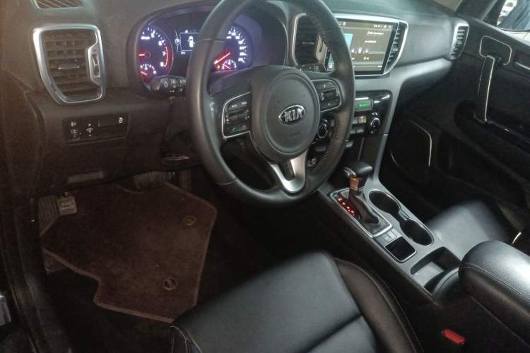 Used Kia KX5 2016 2.0L Automatic 2WD GLS Center Console