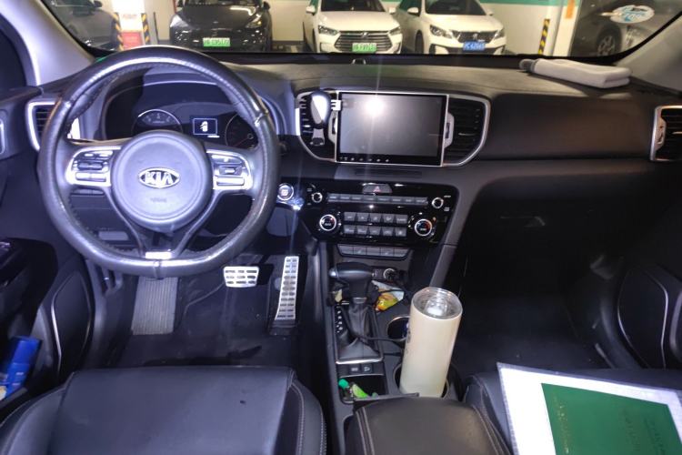 Used Kia KX5 2016 1.6T Automatic Two-Wheel Drive DLX Center Console