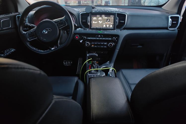 Used Kia KX5 2016 1.6T Automatic Two-Wheel Drive DLX Center Console