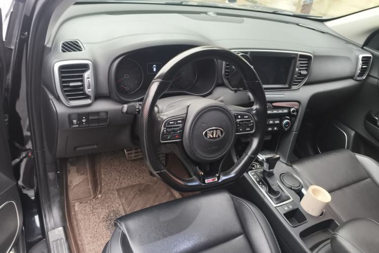 Used Kia KX5 2016 1.6T Automatic Two-Wheel Drive DLX Center Console