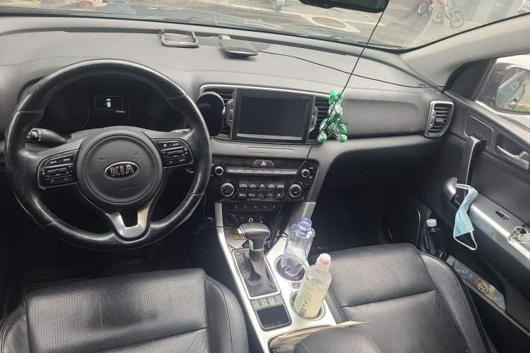 Used Kia KX5 2016 2.0L Automatic 2WD Premium Center Console