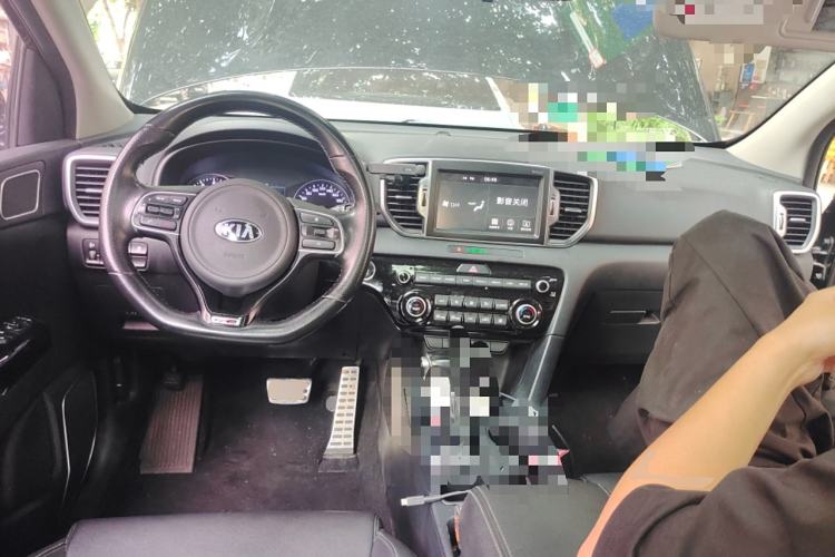 Used Kia KX5 2016 1.6T Automatic Two-Wheel Drive DLX Center Console