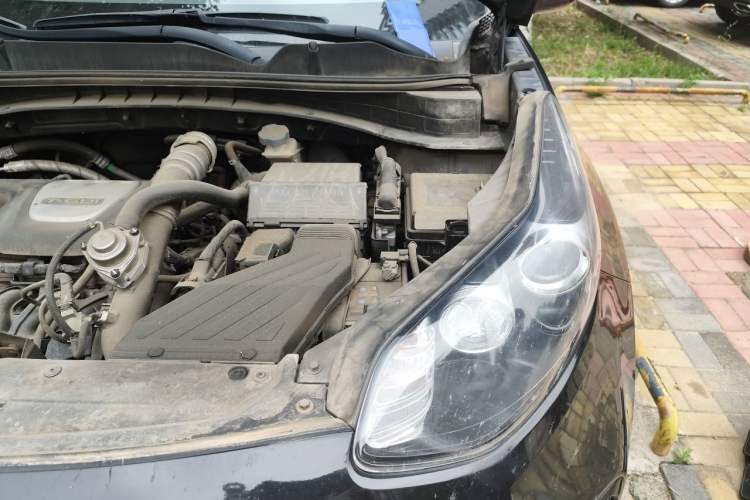 Used Kia KX5 2016 1.6T Automatic Two-Wheel Drive DLX Engine Bay Left