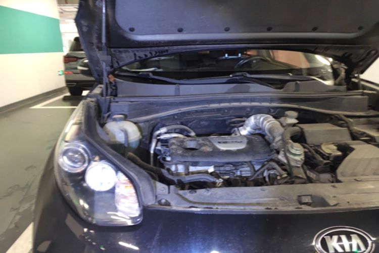 Used Kia KX5 2016 1.6T Automatic Two-Wheel Drive DLX Engine Bay Right