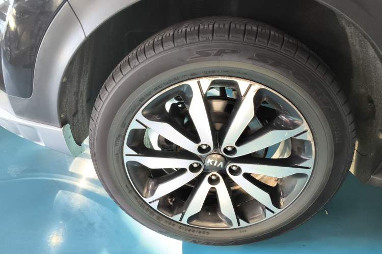 Used Kia KX5 2016 2.0L Automatic 2WD Premium Exterior 3