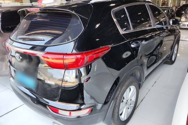 Used Kia KX5 2016 1.6T Automatic Two-Wheel Drive DLX Exterior 4