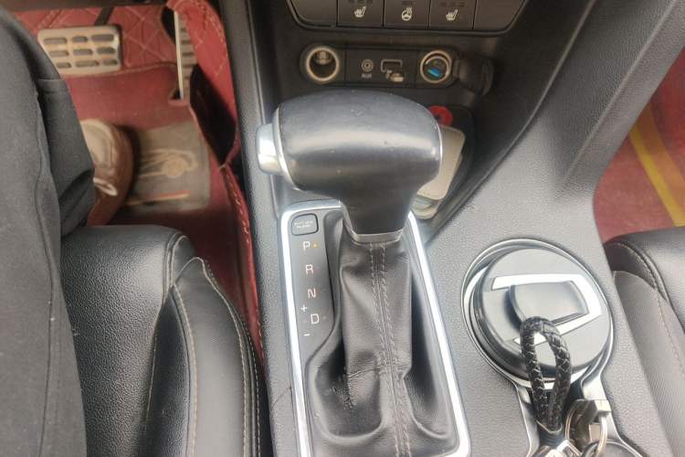 Used Kia KX5 2016 1.6T Automatic Two-Wheel Drive Premium Gear Lever