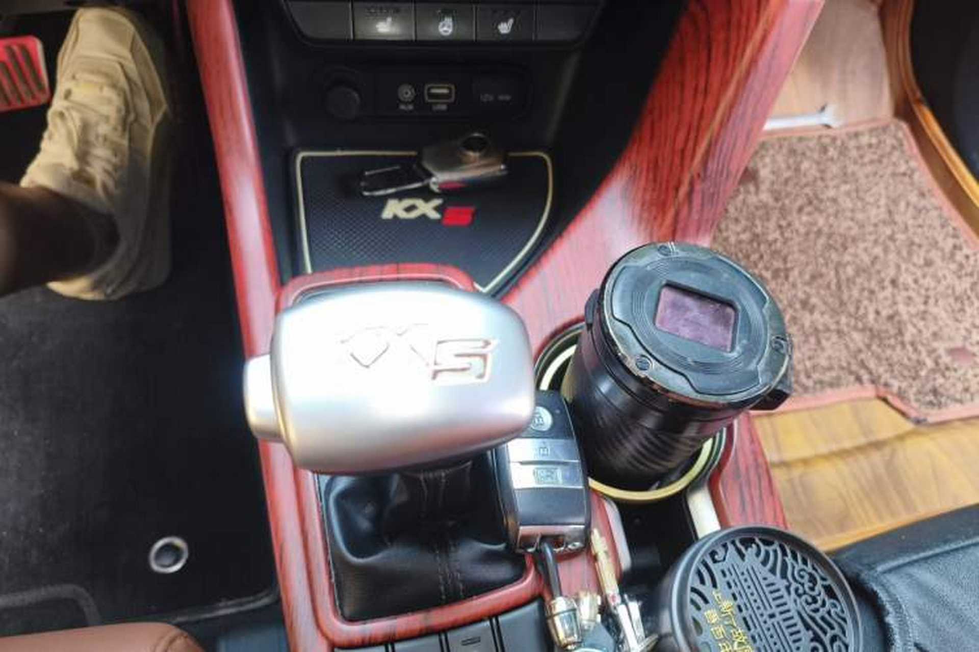 Used Kia KX5 2016 2.0L Automatic 2WD Premium Gear Lever